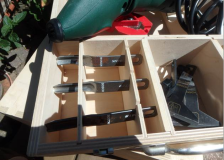 Zur internen Verwendung :Kabel Kisten Kästen Maschinen Geräte Werkzeuge