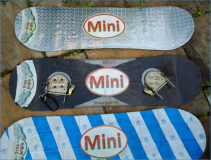 Eine kleine Produkt Auswahl an Mini-Snowboard Types