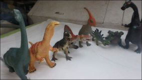 8 große Dinosaurier zu verkaufen