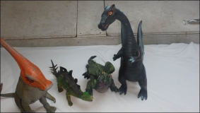 8 große Dinosaurier zu verkaufen