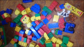 Große Lego Duplo box mit  108 Bausteinen inklusive Spielfiguren und Sonderbausteinen