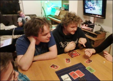 Spieletest: Dino-Deal, Saurierstarker Kartenkampf