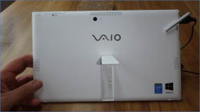 SONY Vaio Tablet SVT1121 B2EW mit Windows 8.1