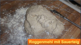 Brot Backen: Weizen- und Dinkelbrot mit einer Oberschicht aus Roggenbrot