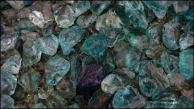 Nürtingen, Foto: Große, blaue Steine aus Glas