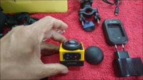 Verkaufe  Kodak Pixpro SP360 + Explorer Zubehör + 32 GB Speicherkarte Actioncam